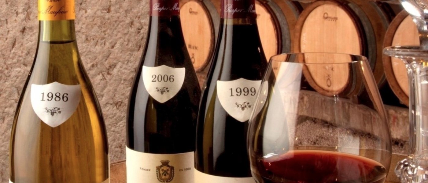 Wine bottles from Burgundy - Wine Paths